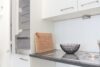 Neubauwohnung mit Terrasse und privatem Zugang zum Innenhof! - Einbauküche (Musterwohnung)