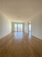Modern, zentral und sonniger Balkon! - Beispiel Wohnzimmer